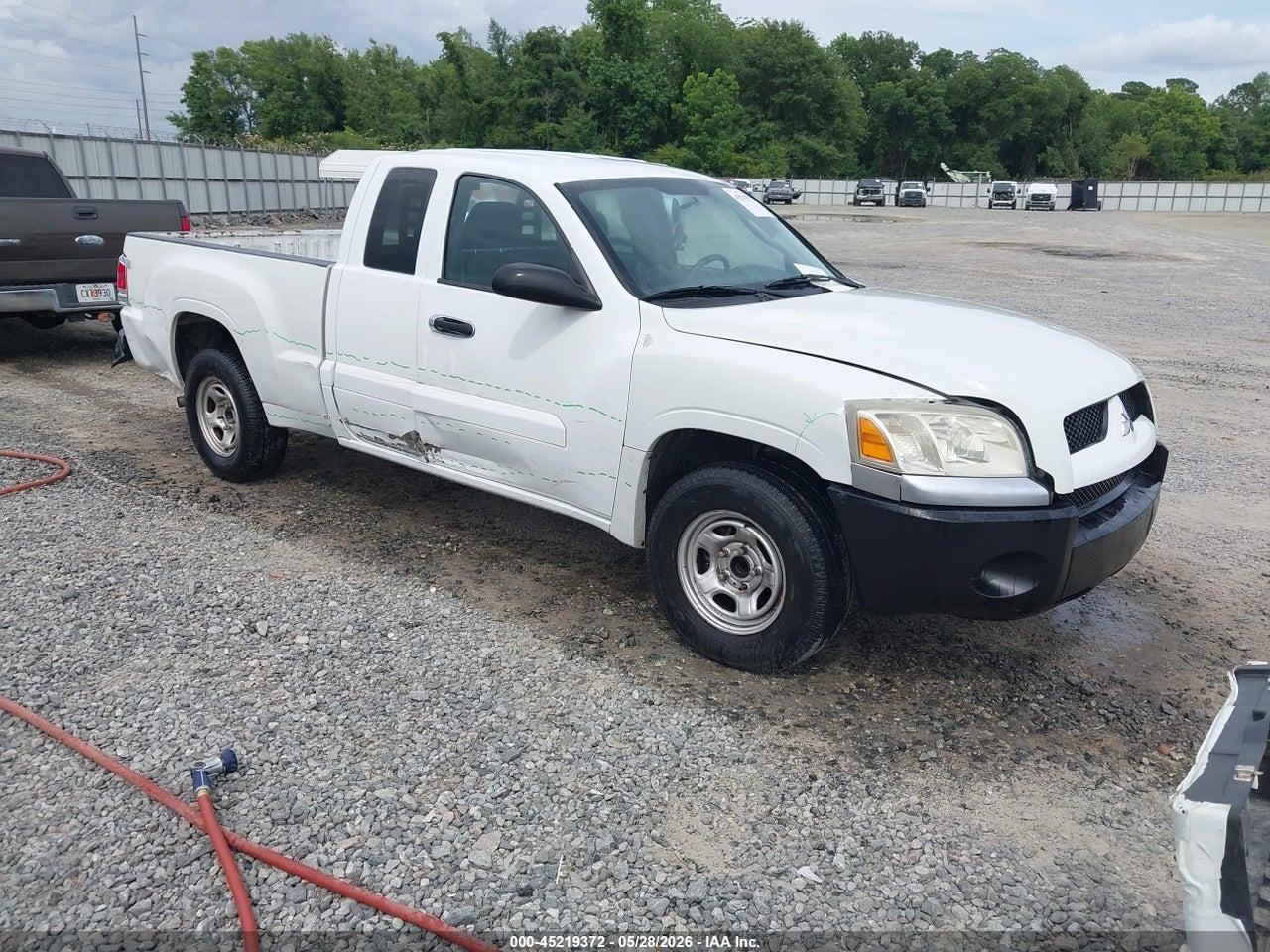 1Z7HC22K86S****** · 2006 MITSUBISHI RAIDER LS