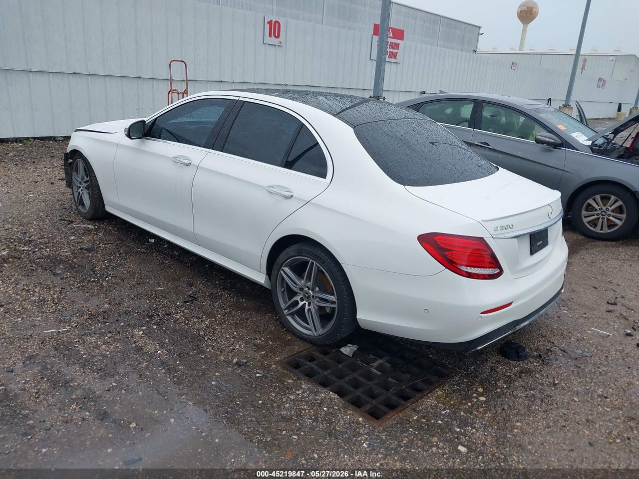 2017 MERCEDES-BENZ E 300   · 3/11