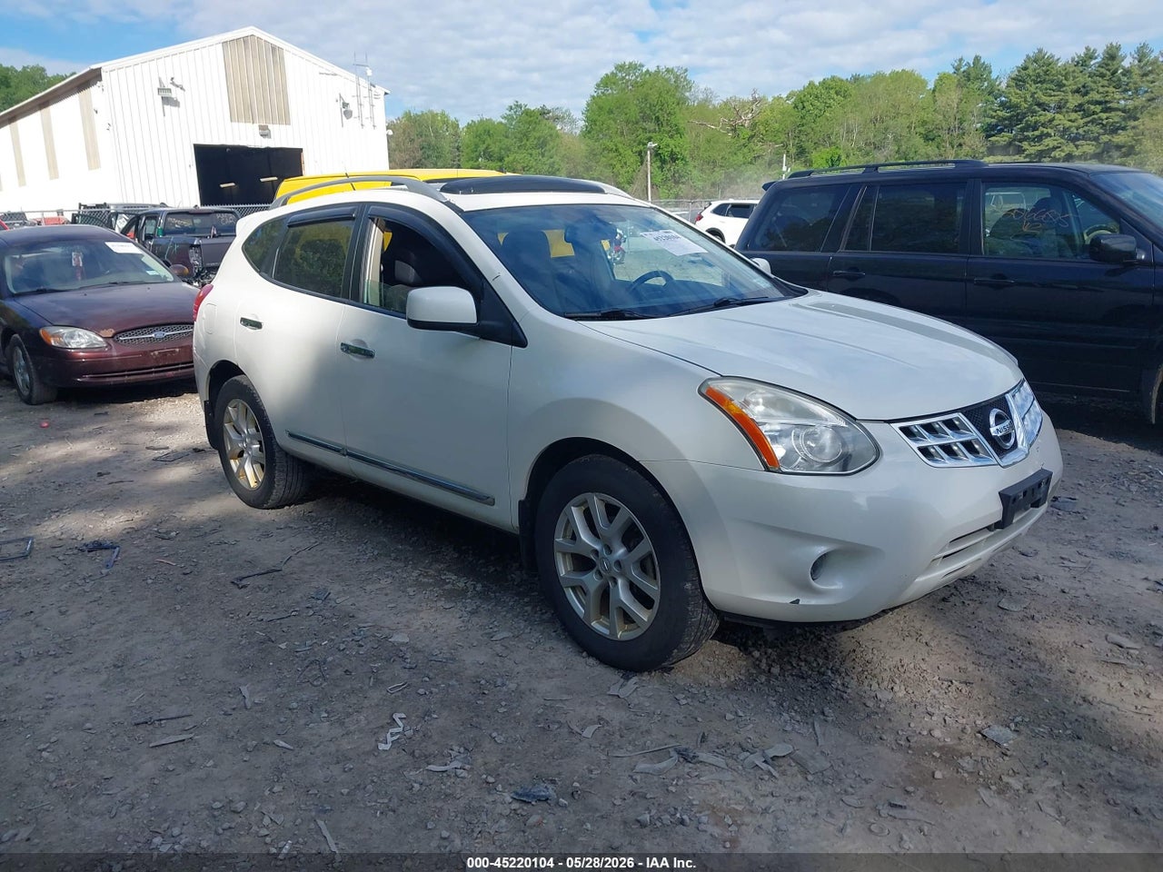 JN8AS5MV7BW****** · 2011 NISSAN ROGUE SV