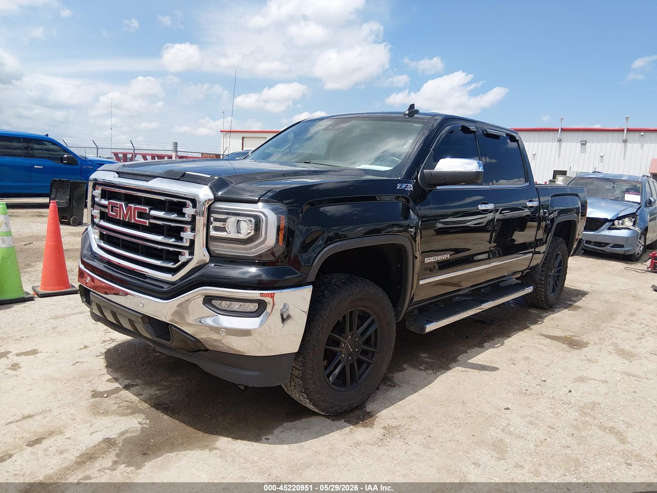 2017 GMC SIERRA 1500 SLT · 2/11