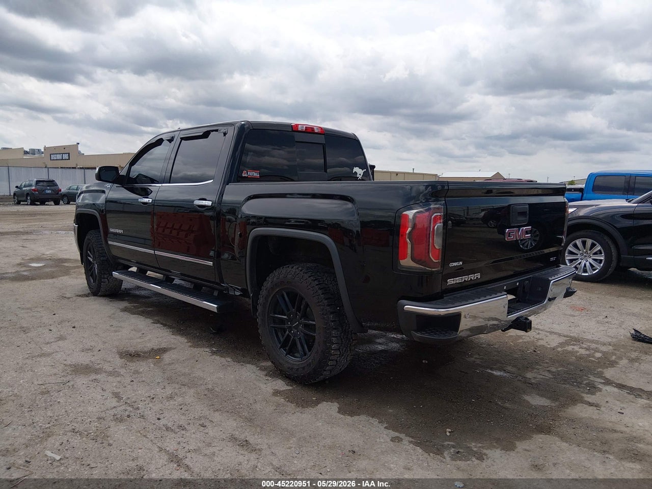 2017 GMC SIERRA 1500 SLT · 3/11