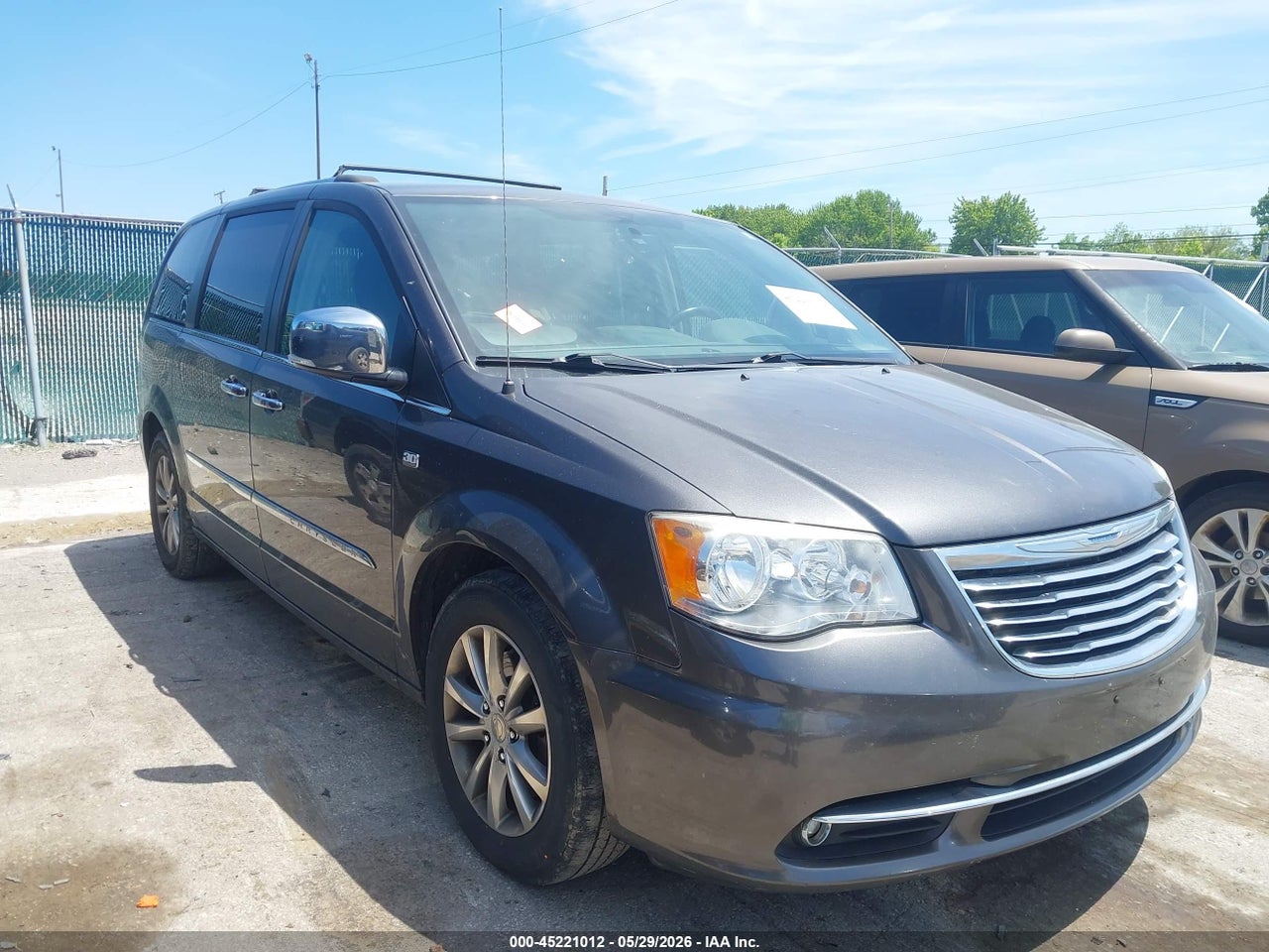 2C4RC1CG6ER****** · 2014 CHRYSLER TOWN &amp; COUNTRY TOURING-L 30TH ANNIVERSARY