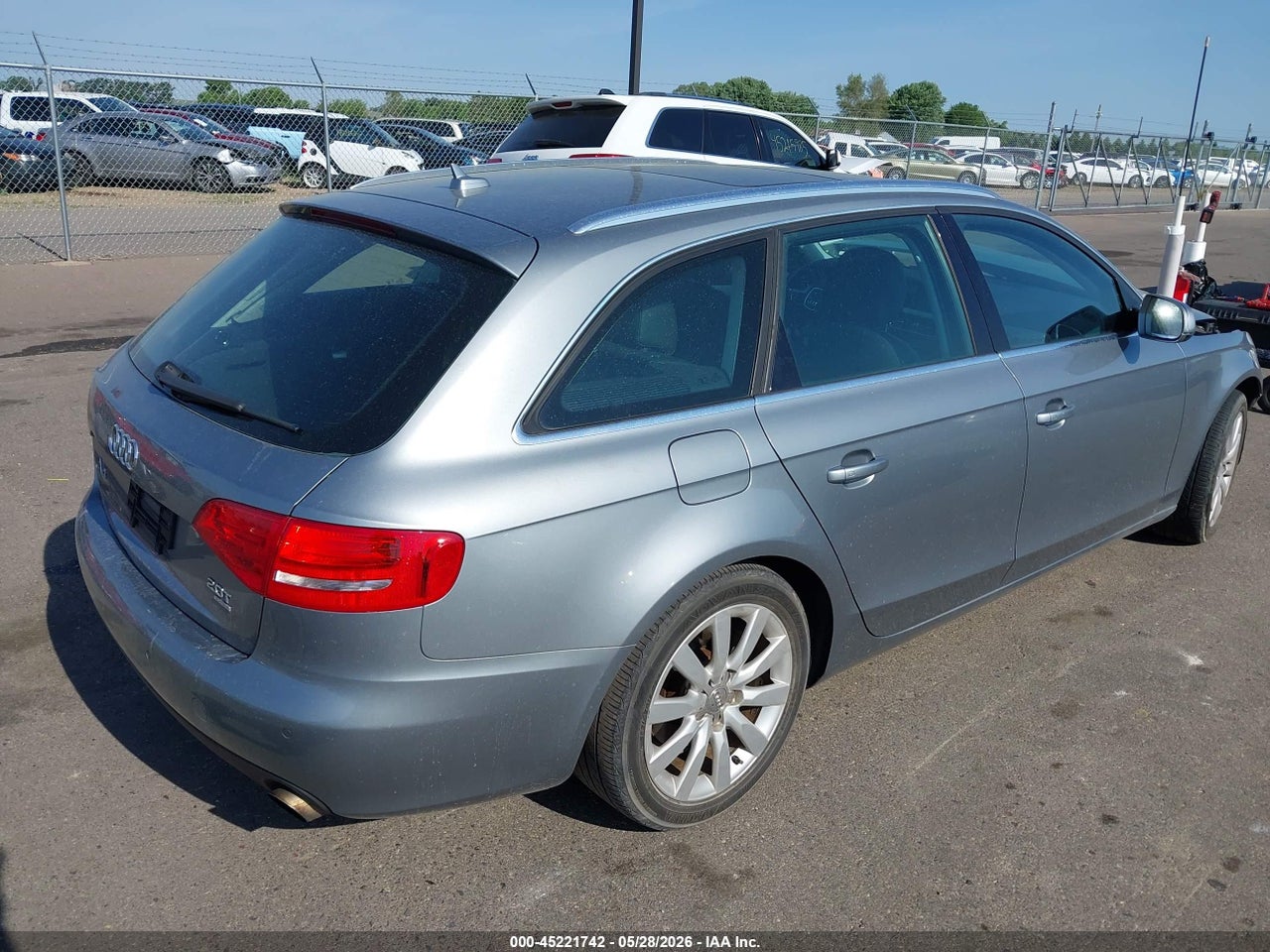 2011 AUDI A4 2.0T PREMIUM · 4/11