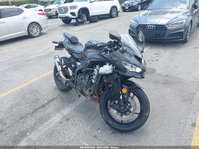 2025 KAWASAKI ZX400 P