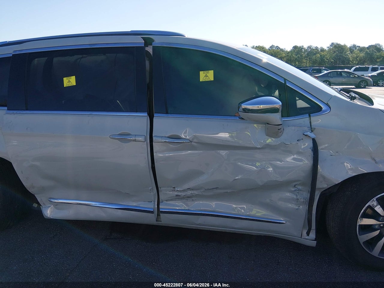 2021 CHRYSLER PACIFICA HYBRID LIMITED · 6/11