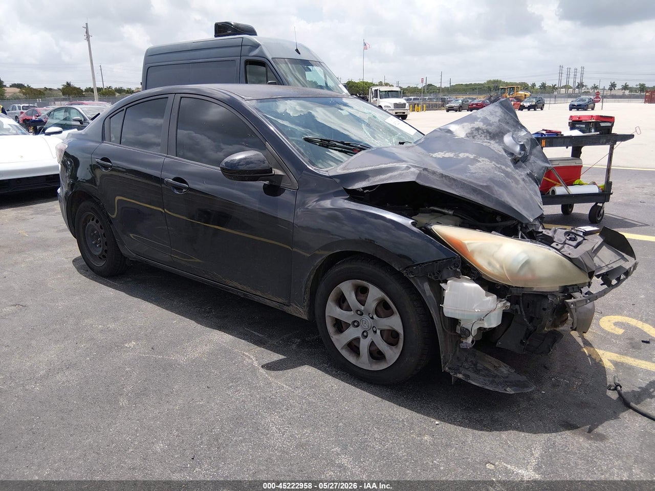 JM1BL1U70D1****** · 2013 MAZDA MAZDA3 I SPORT