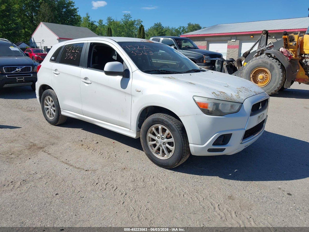 JA4AP3AUXBZ****** · 2011 MITSUBISHI OUTLANDER SPORT ES