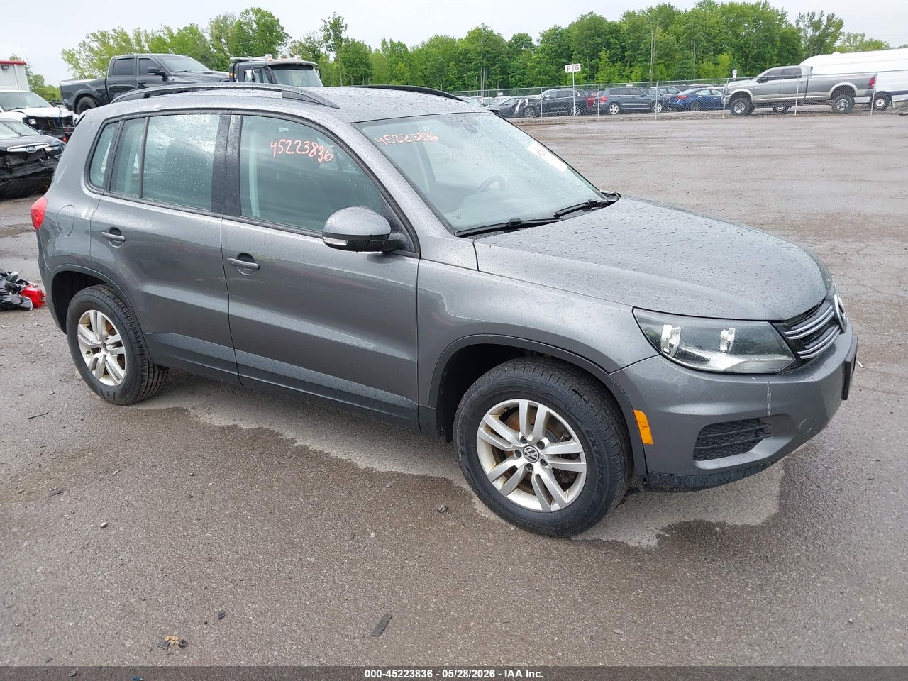 WVGBV7AX0GW****** · 2016 VOLKSWAGEN TIGUAN S