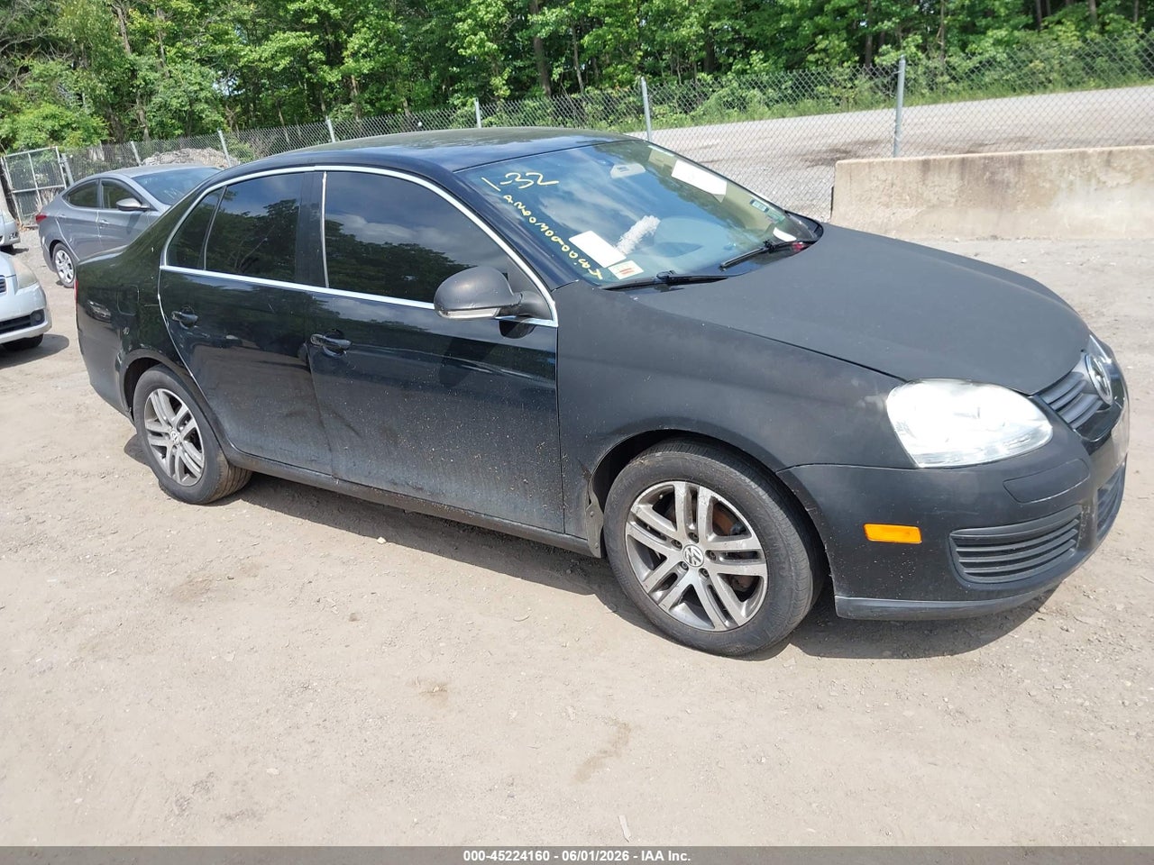 3VWSF71K55M****** · 2005 VOLKSWAGEN JETTA 2.5