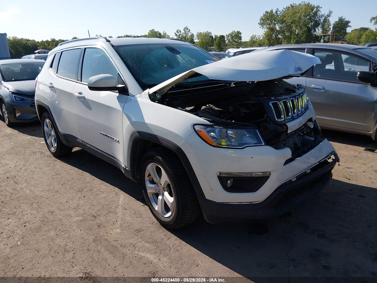 3C4NJCBBXKT****** · 2019 JEEP COMPASS LATITUDE FWD