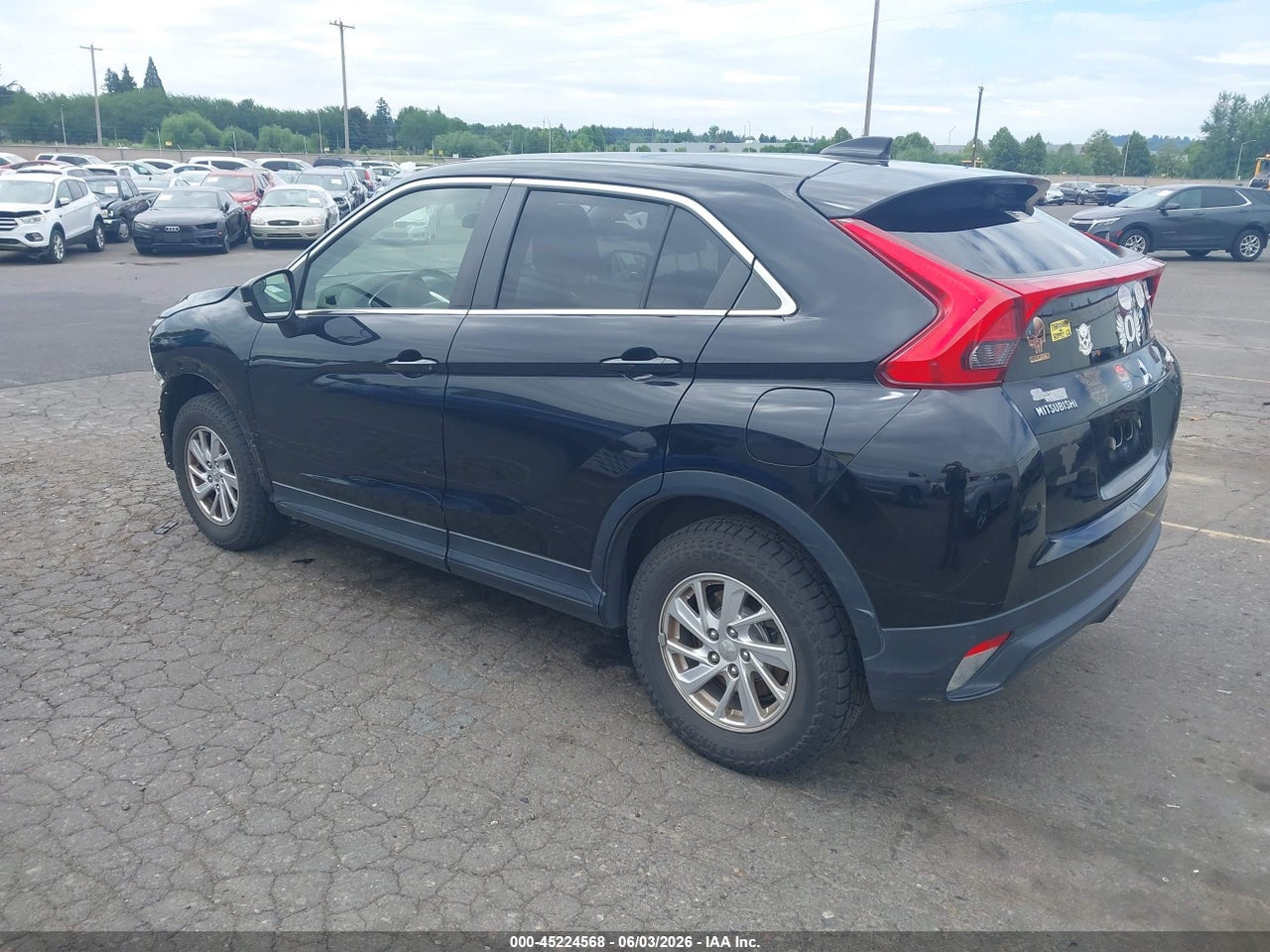 2019 MITSUBISHI ECLIPSE CROSS ES · 3/11