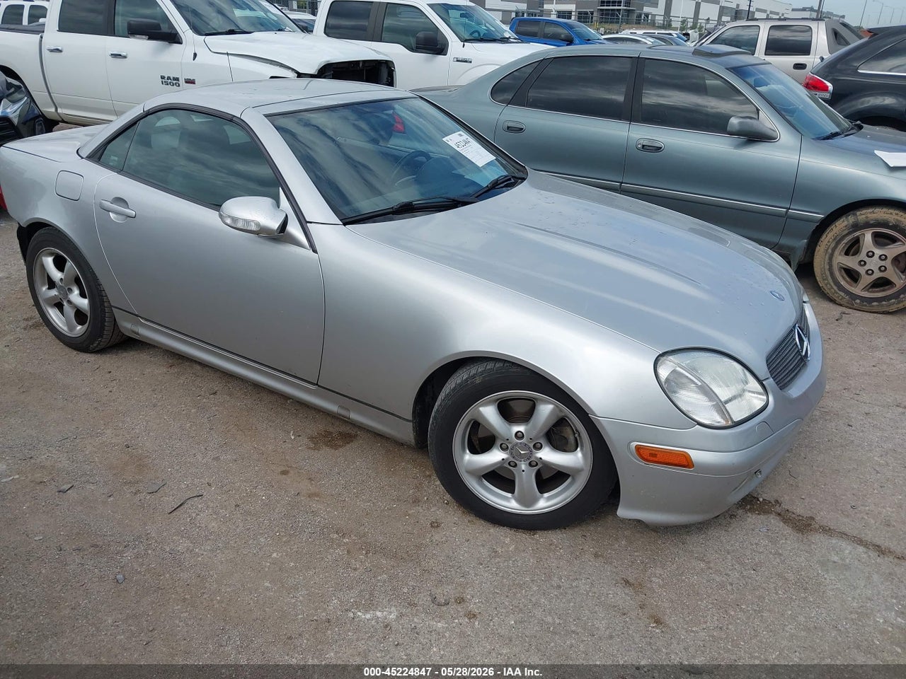 WDBKK65F94F****** · 2004 MERCEDES-BENZ SLK 320
