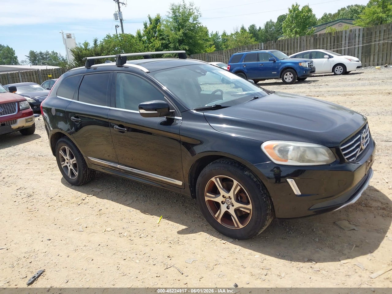 YV4902DZ4E2****** · 2014 VOLVO XC60 T6 R-DESIGN