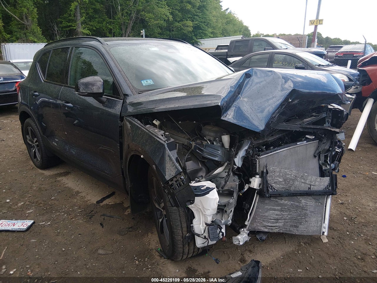 YV4L12UK6T2****** · 2026 VOLVO XC40 CORE, B5 AWD GAS (MILD HYBRID), DARK
