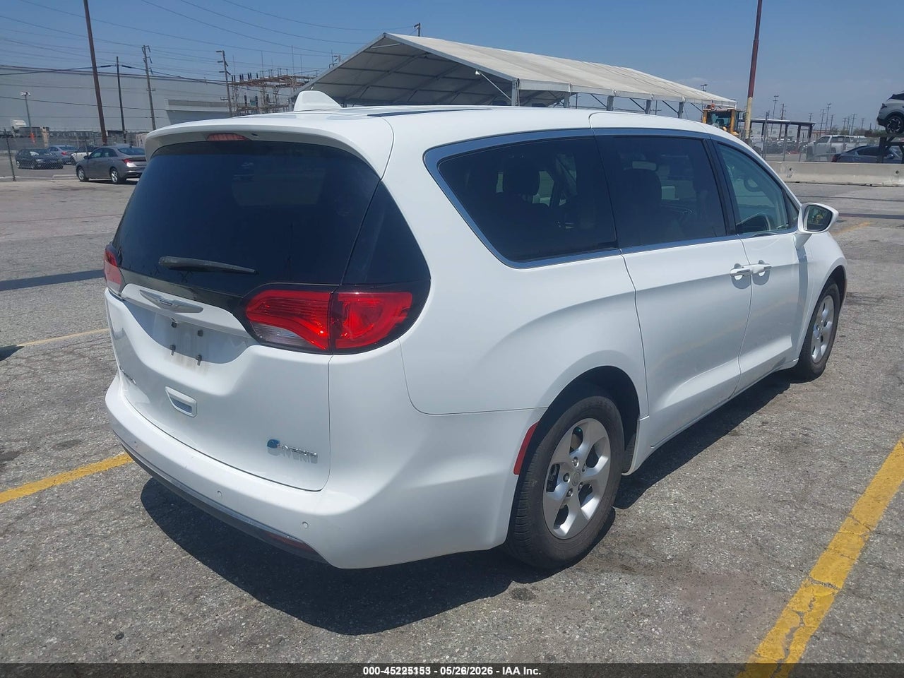 2018 CHRYSLER PACIFICA HYBRID TOURING PLUS · 4/11