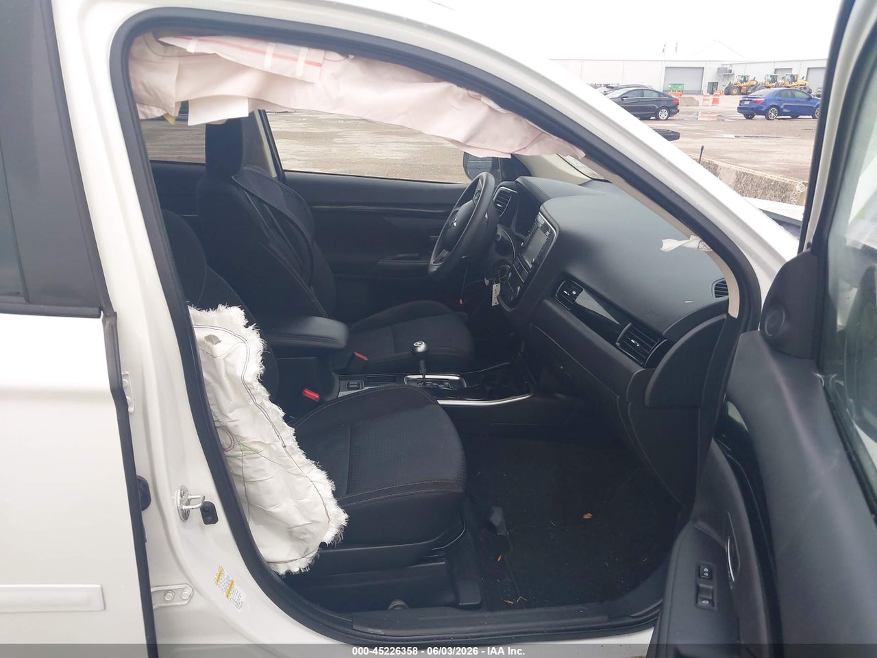 2019 MITSUBISHI OUTLANDER ES · 5/11