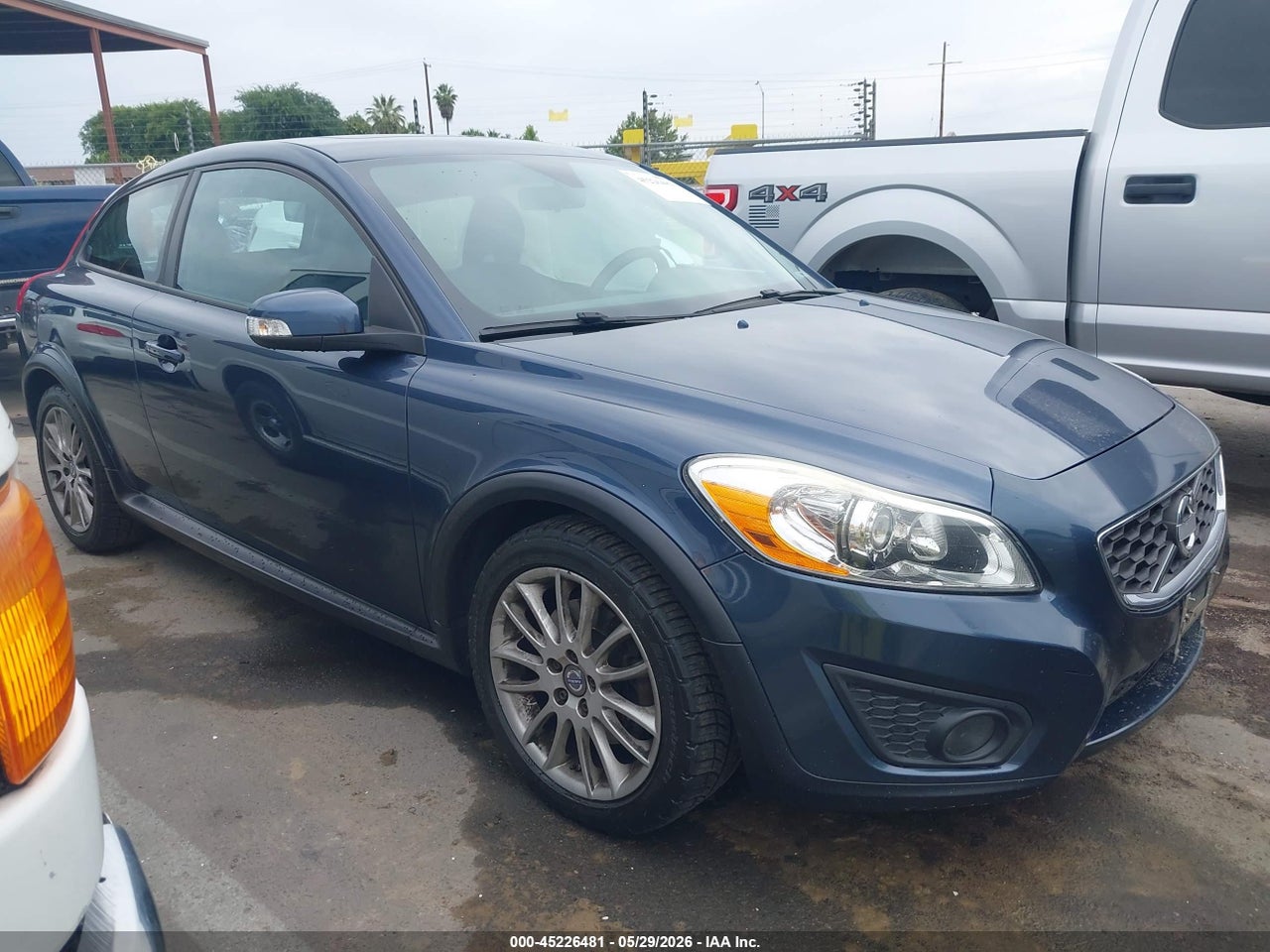 YV1672MK7B2****** · 2011 VOLVO C30 T5/T5 R-DESIGN