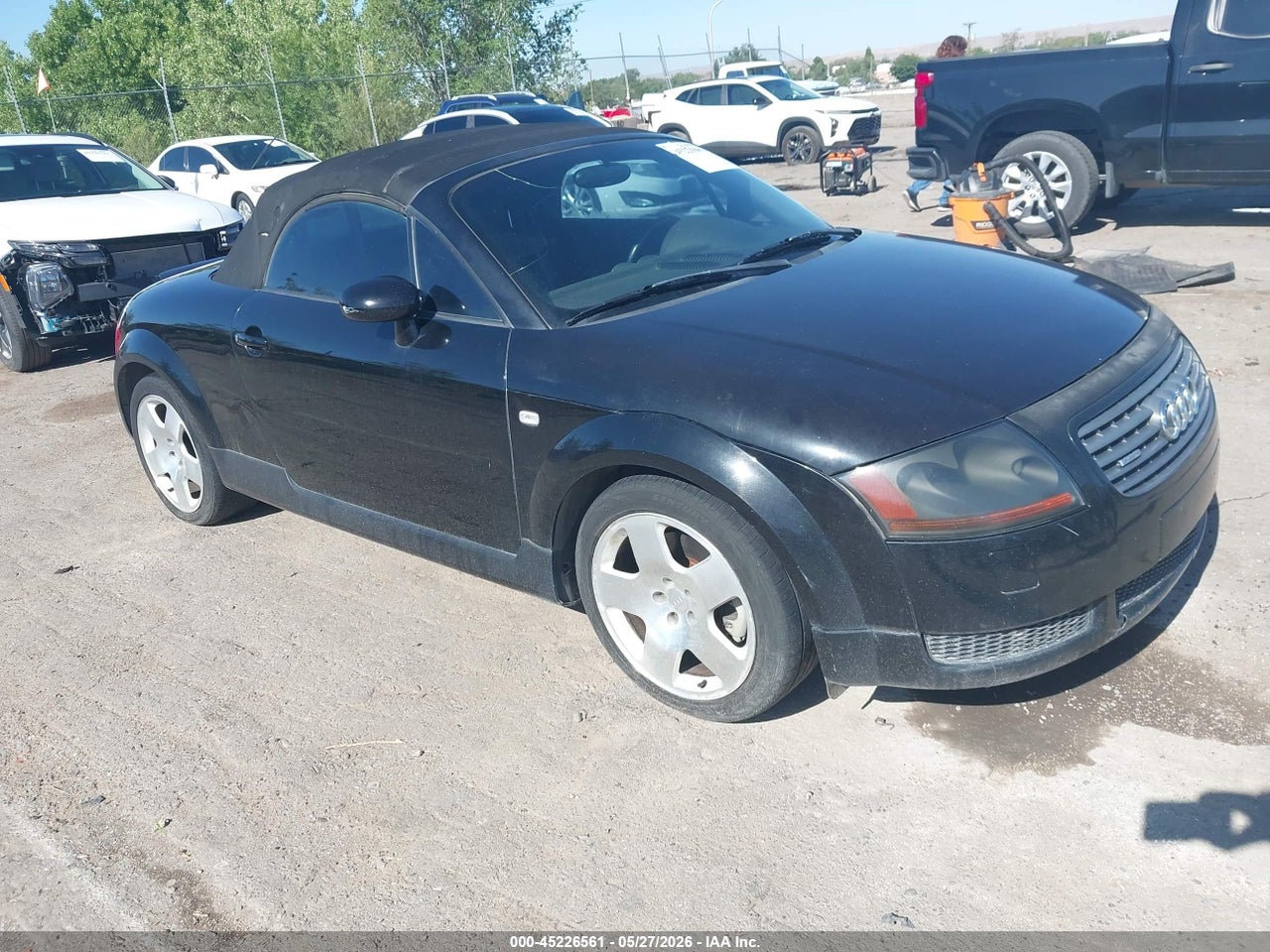 TRUUT28NX11****** · 2001 AUDI TT
