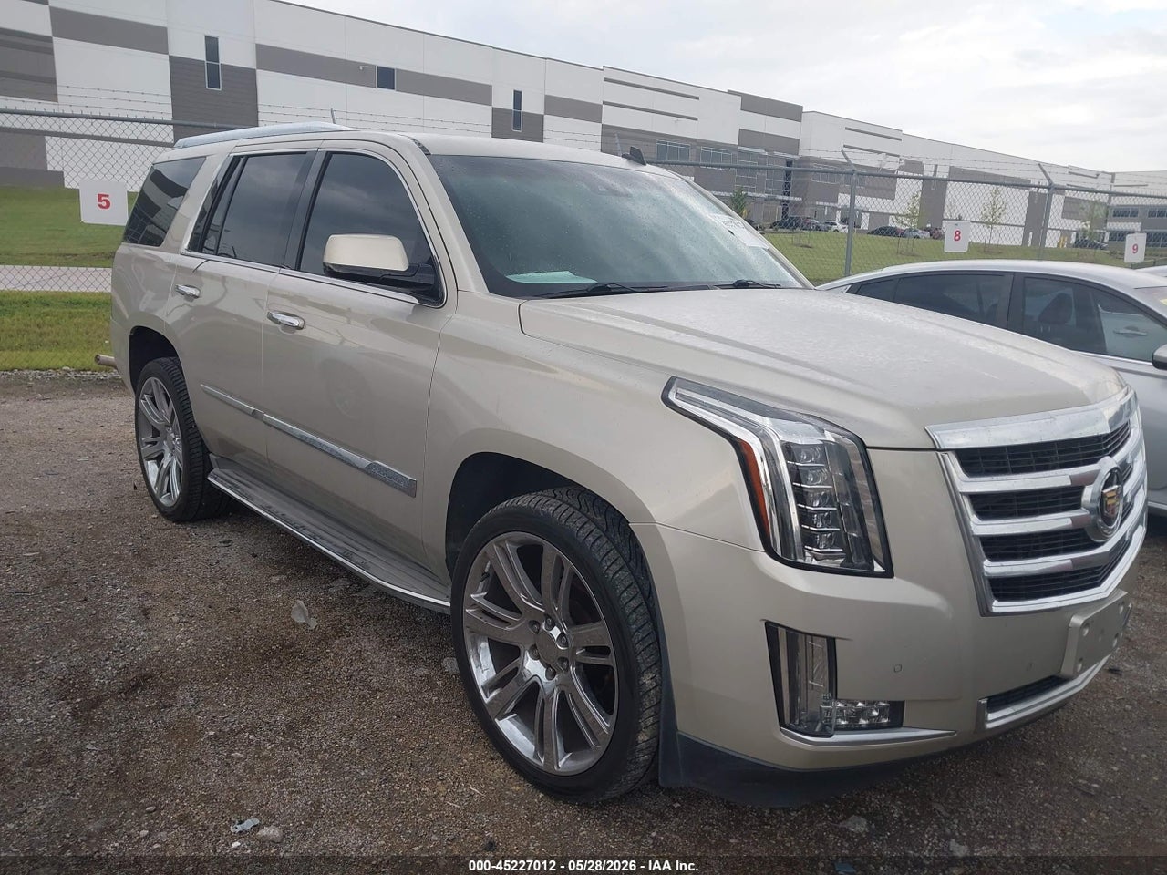 1GYS4BKJ6FR****** · 2015 CADILLAC ESCALADE LUXURY