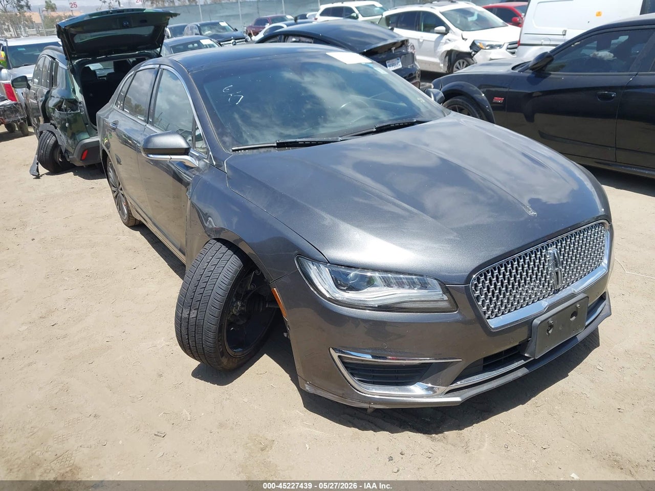 3LN6L5MU4JR****** · 2018 LINCOLN MKZ HYBRID RESERVE