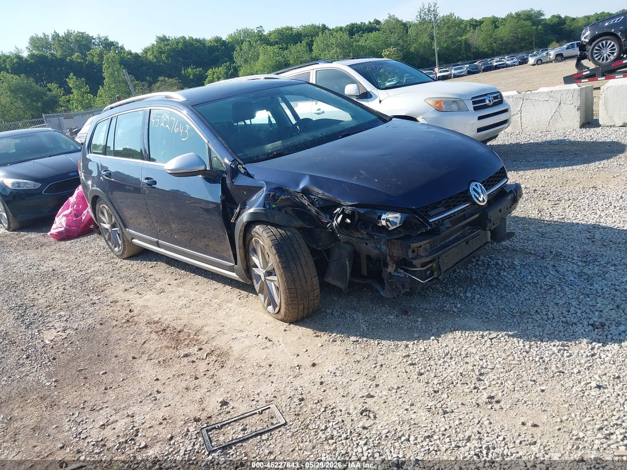 3VWM17AU8HM****** · 2017 VOLKSWAGEN GOLF ALLTRACK TSI S/TSI SE