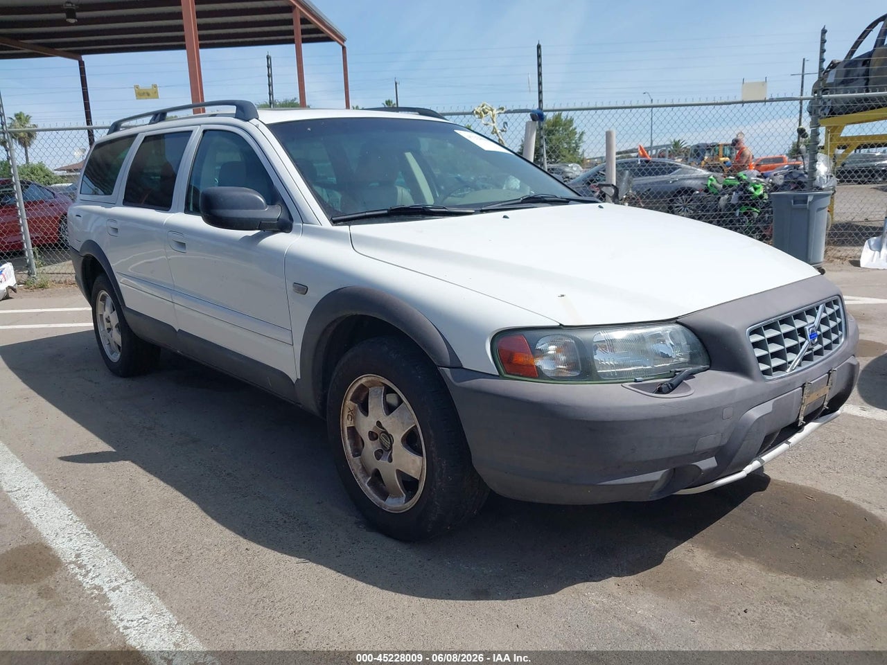 YV1SZ59H141****** · 2004 VOLVO XC70 2.5T