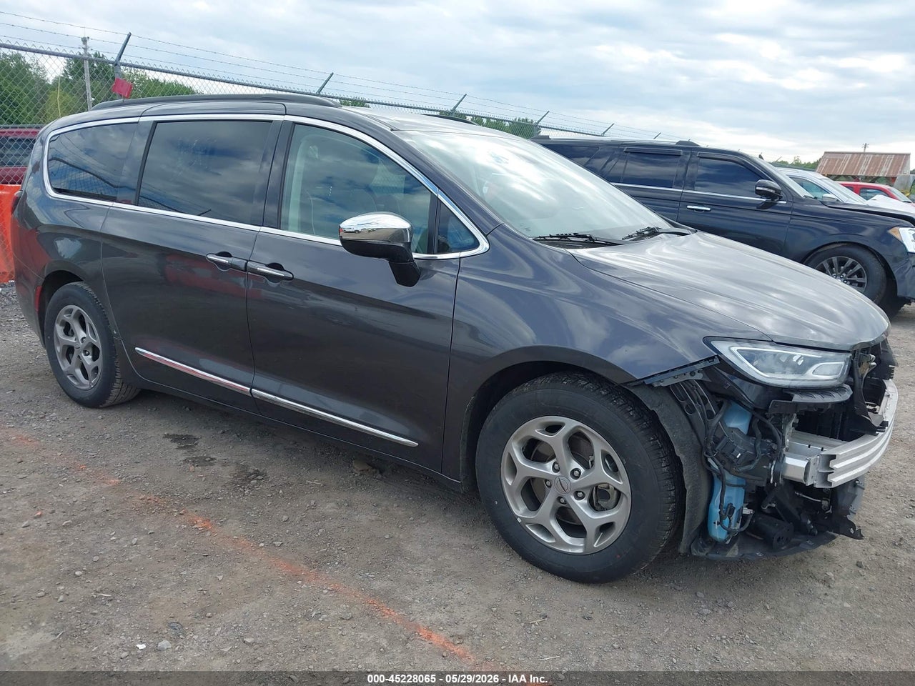 2C4RC1GG2PR****** · 2023 CHRYSLER PACIFICA LIMITED