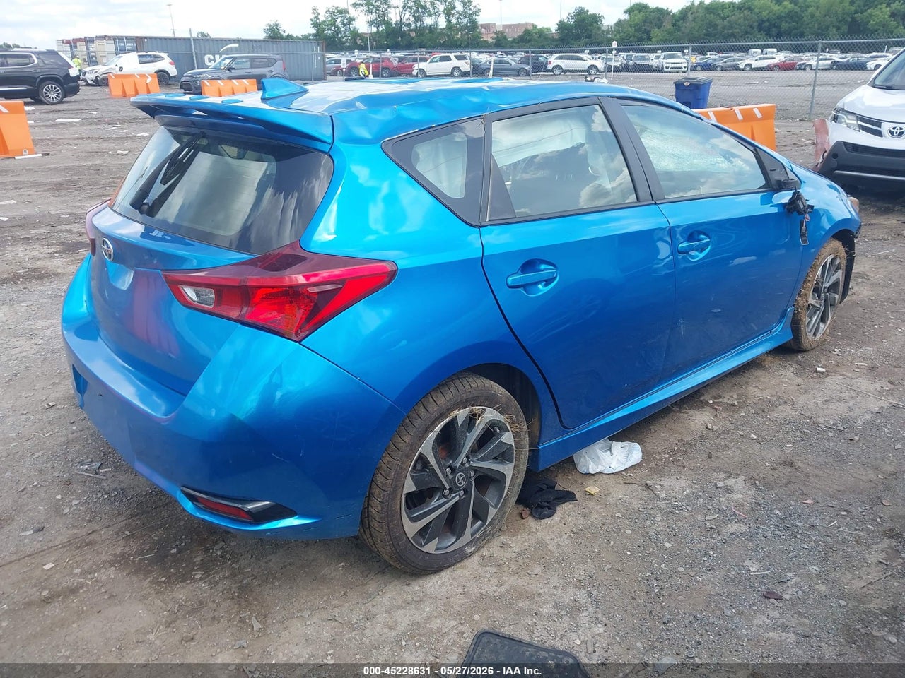 2016 SCION IM · 4/11