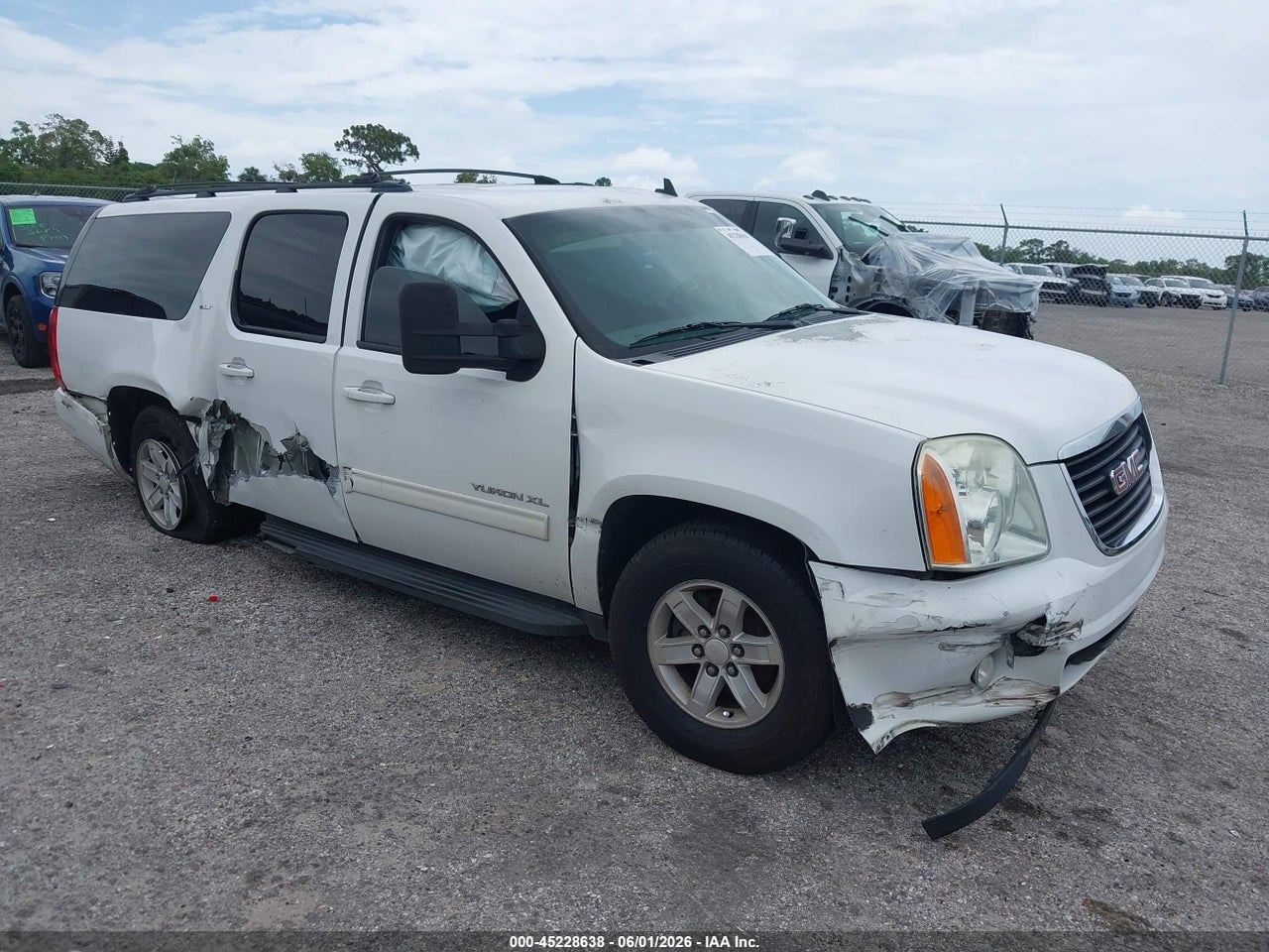 1GKS1KE02DR****** · 2013 GMC YUKON XL 1500 SLT