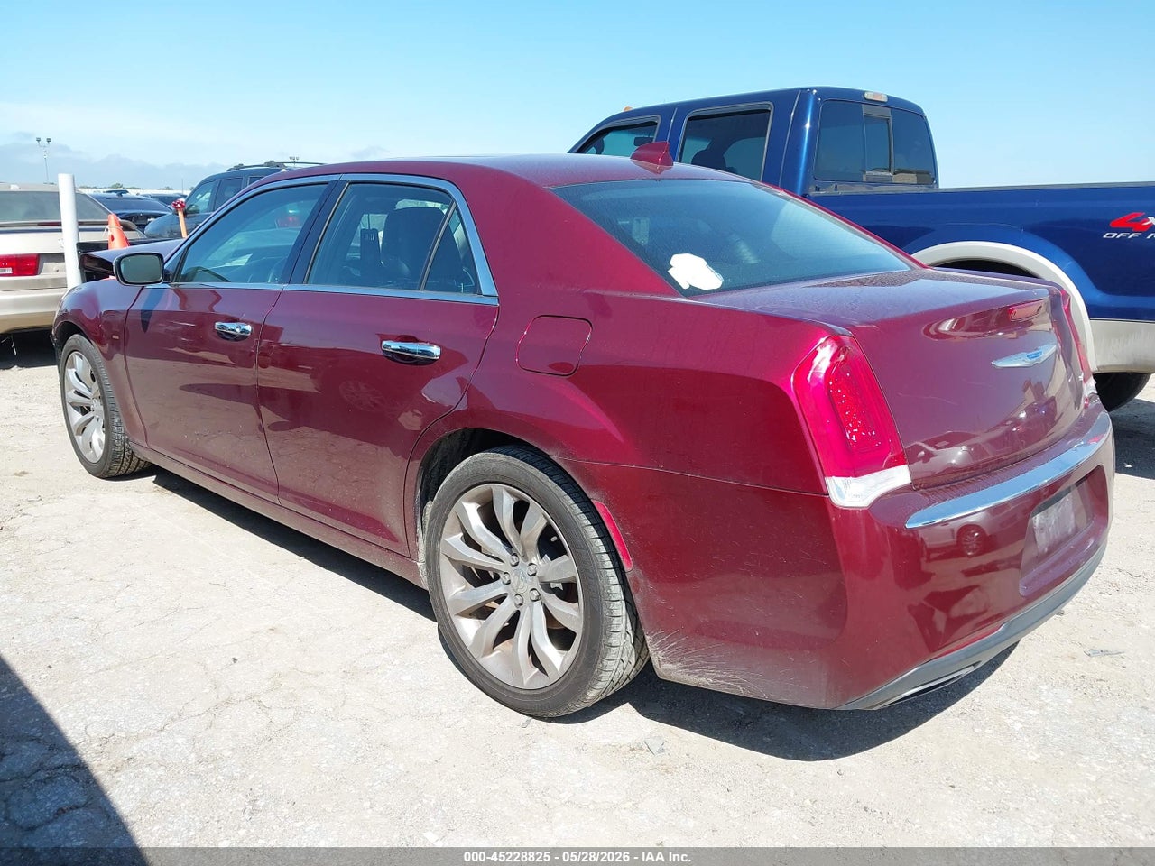 2019 CHRYSLER 300 LIMITED · 3/11