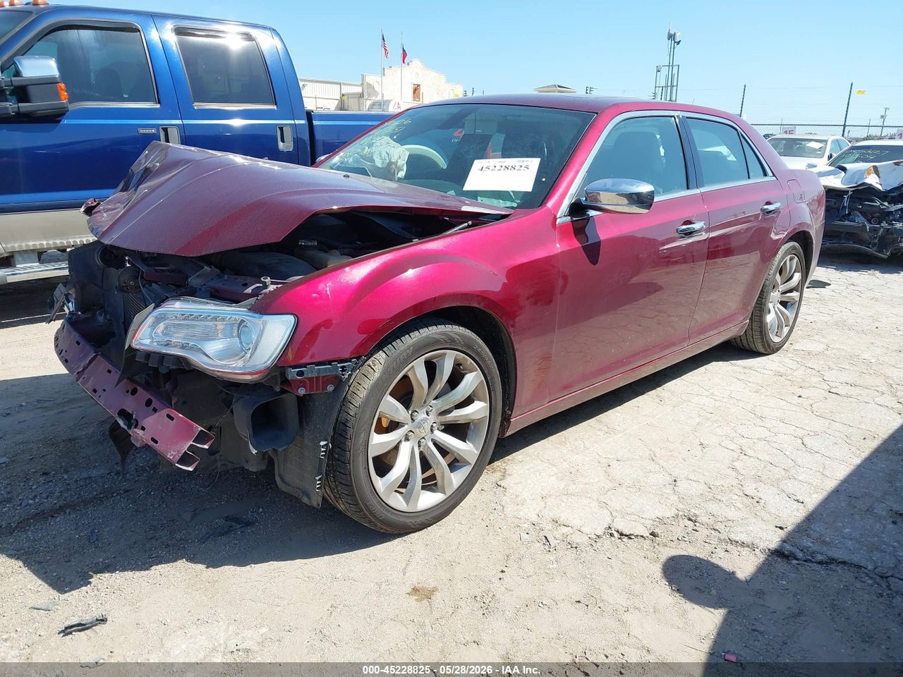2019 CHRYSLER 300 LIMITED · 2/11