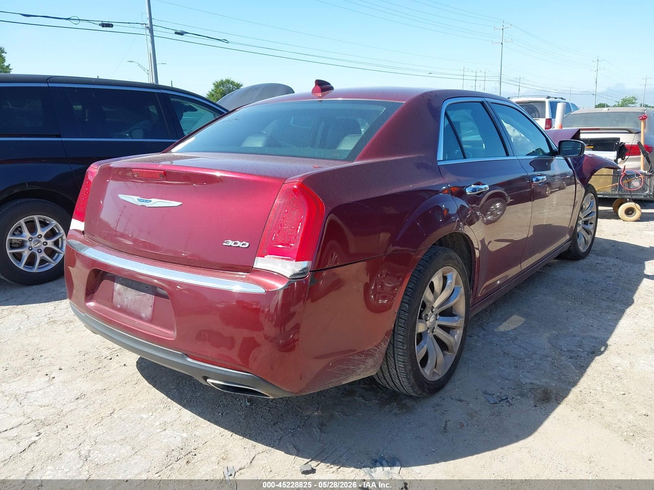 2019 CHRYSLER 300 LIMITED · 4/11
