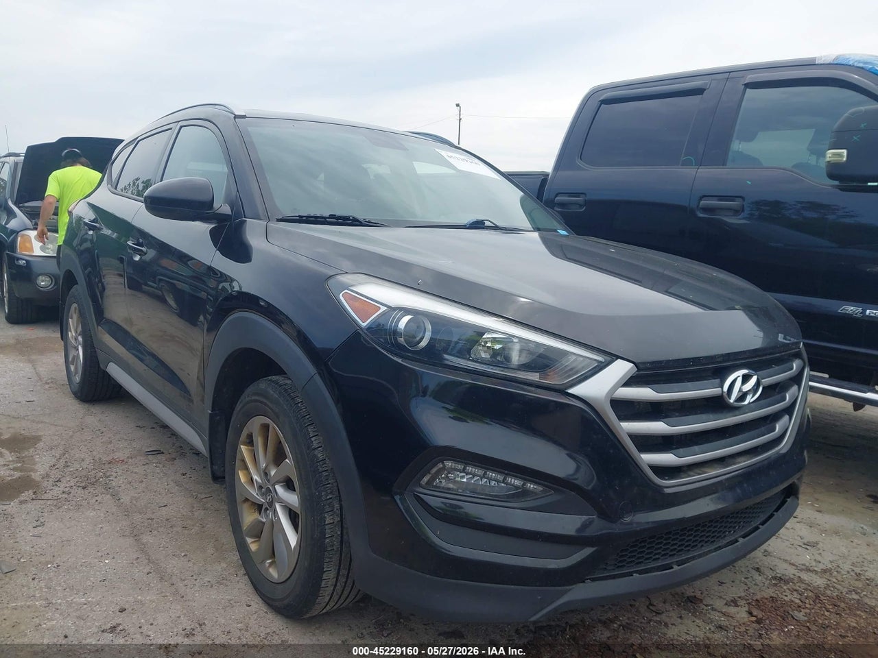 KM8J3CA49JU****** · 2018 HYUNDAI TUCSON SEL