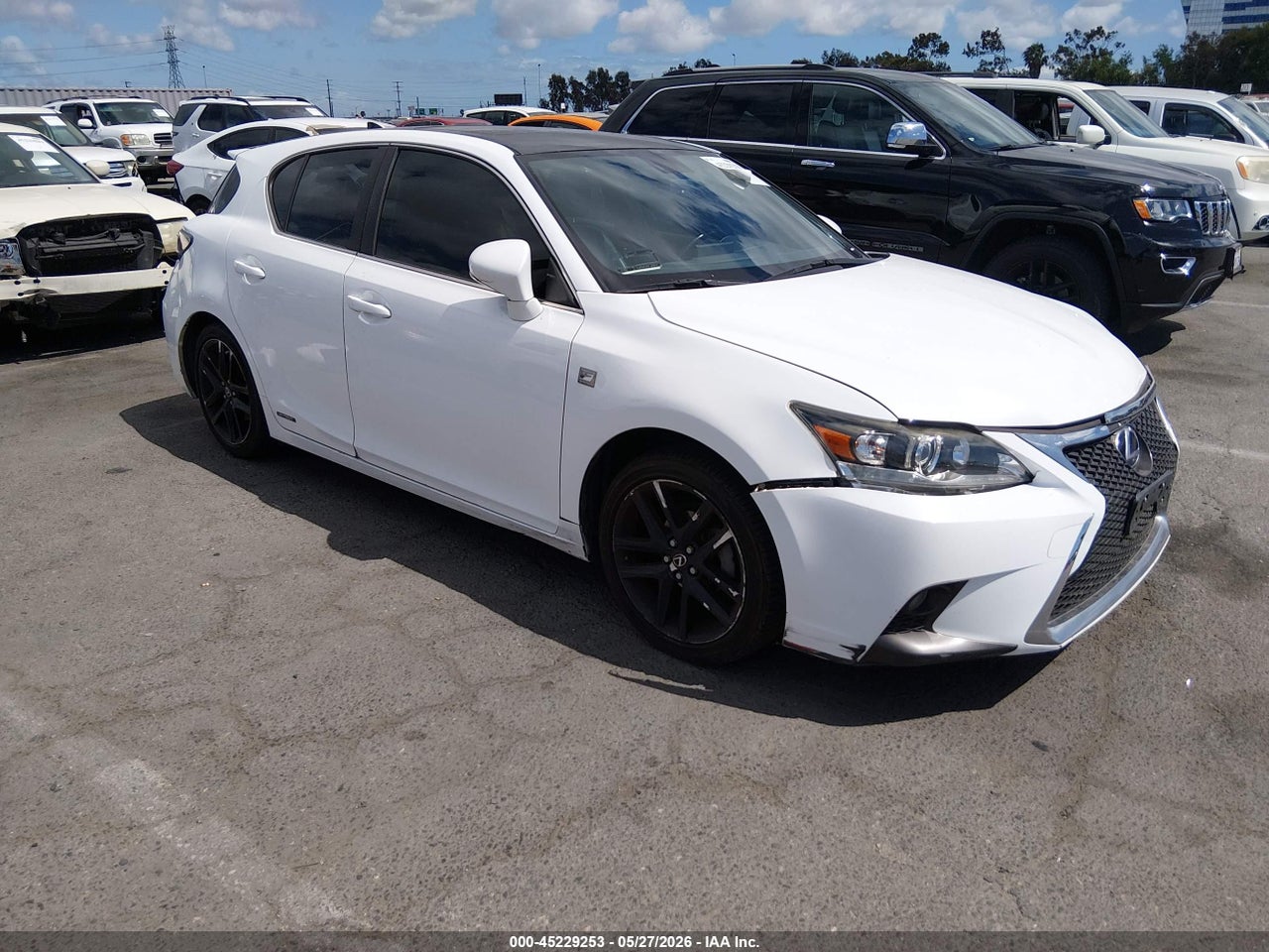 JTHKD5BHXH2****** · 2017 LEXUS CT 200H