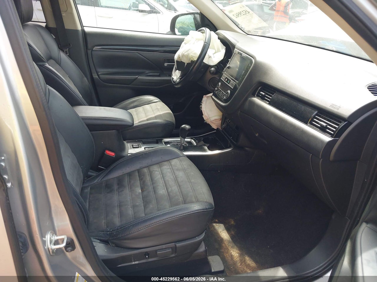 2019 MITSUBISHI OUTLANDER SE · 5/10