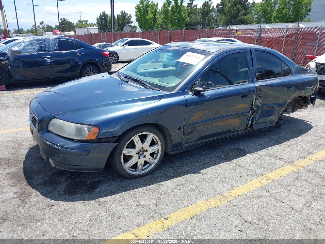 2005 VOLVO S60 2.5T · 2/11