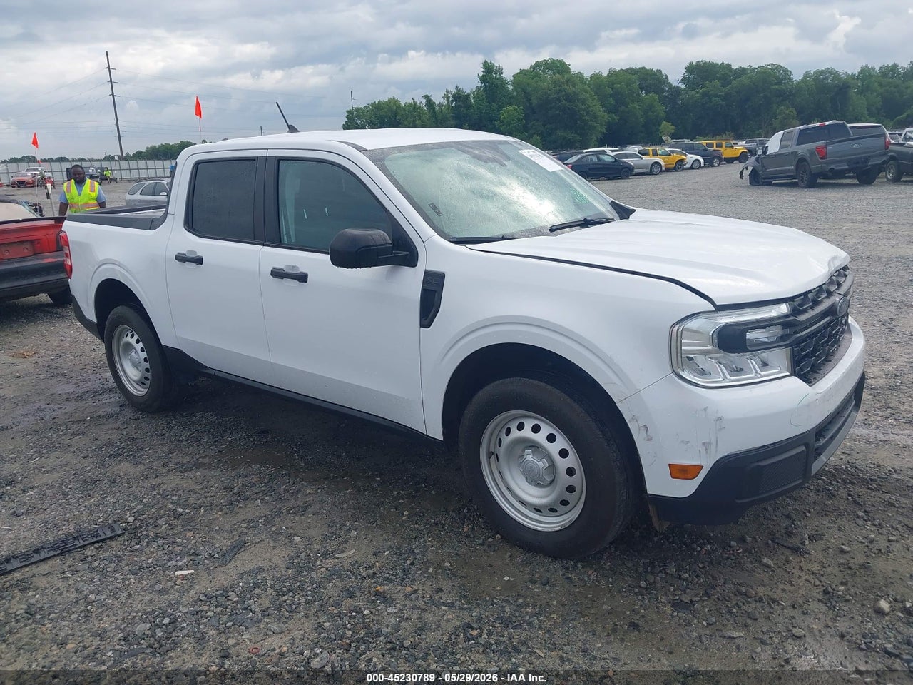3FTTW8E9XNR****** · 2022 FORD MAVERICK XL