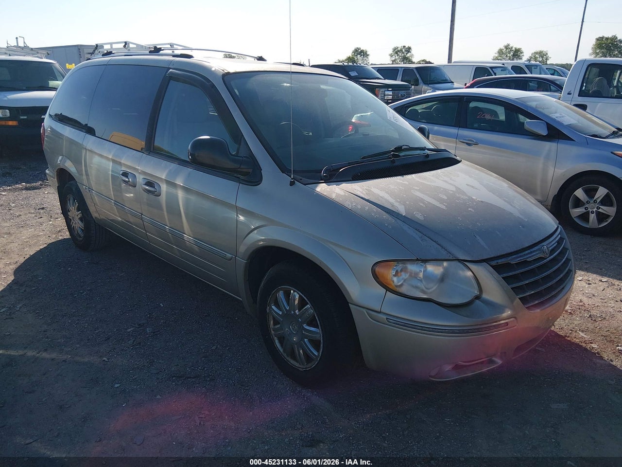 2C4GP64L25R****** · 2005 CHRYSLER TOWN &amp; COUNTRY LIMITED