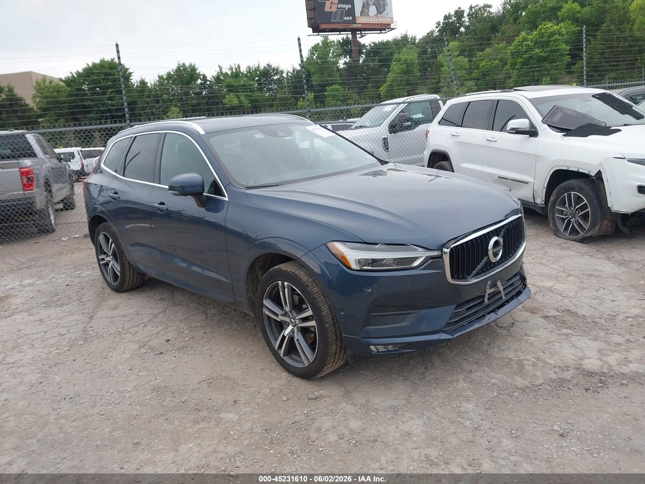 YV4102RK2J1****** · 2018 VOLVO XC60 T5 MOMENTUM