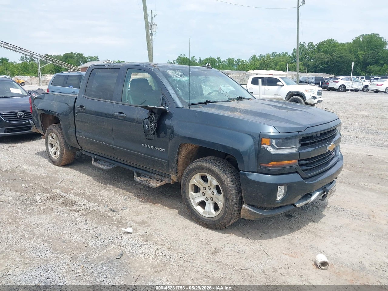 3GCUKREC7HG****** · 2017 CHEVROLET SILVERADO 1500 2LT