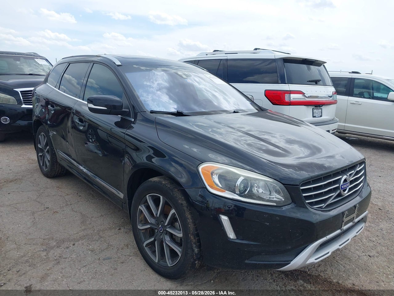 YV449MRR5H2****** · 2017 VOLVO XC60 T6 DYNAMIC