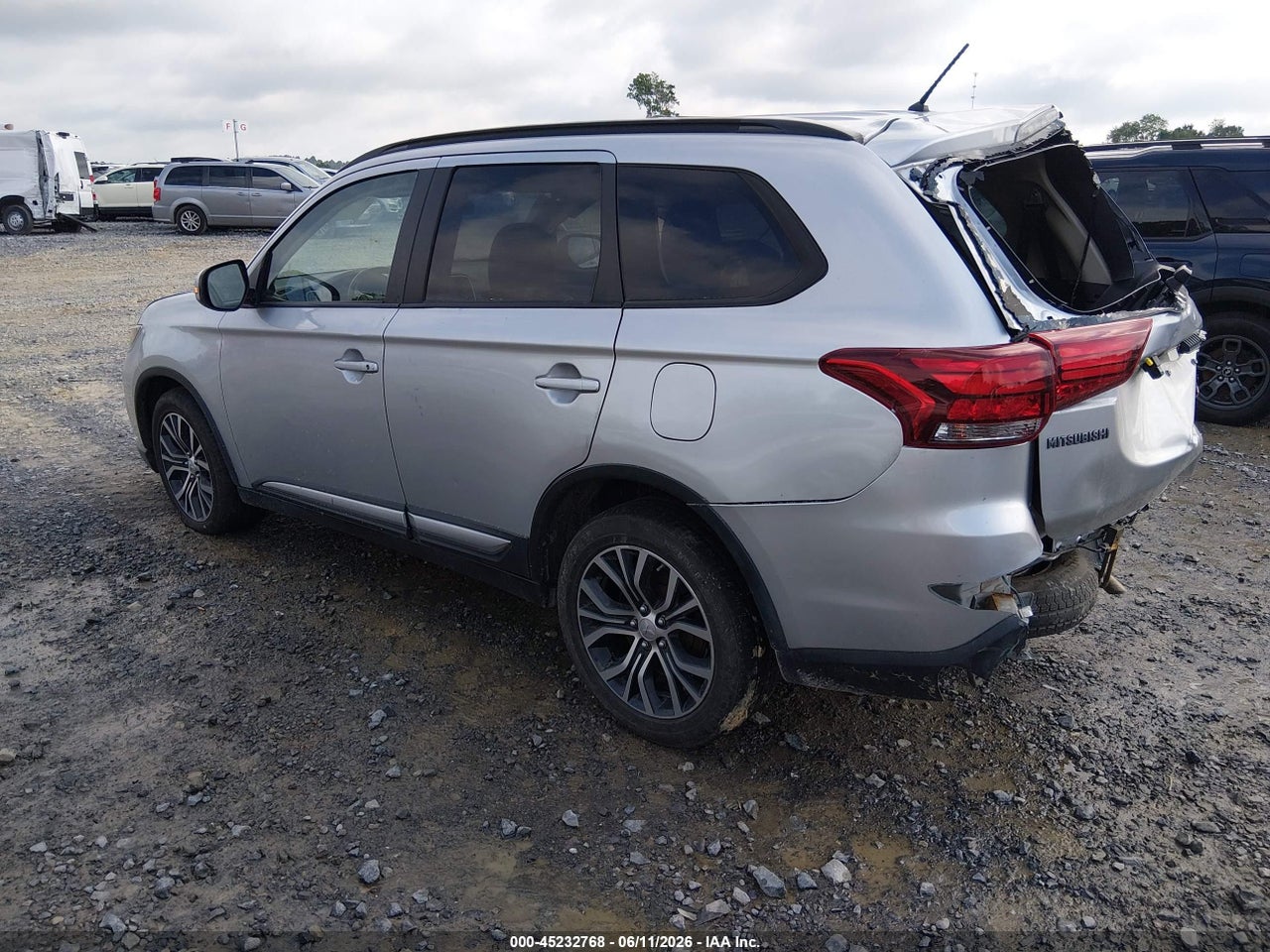 2016 MITSUBISHI OUTLANDER SEL · 3/11