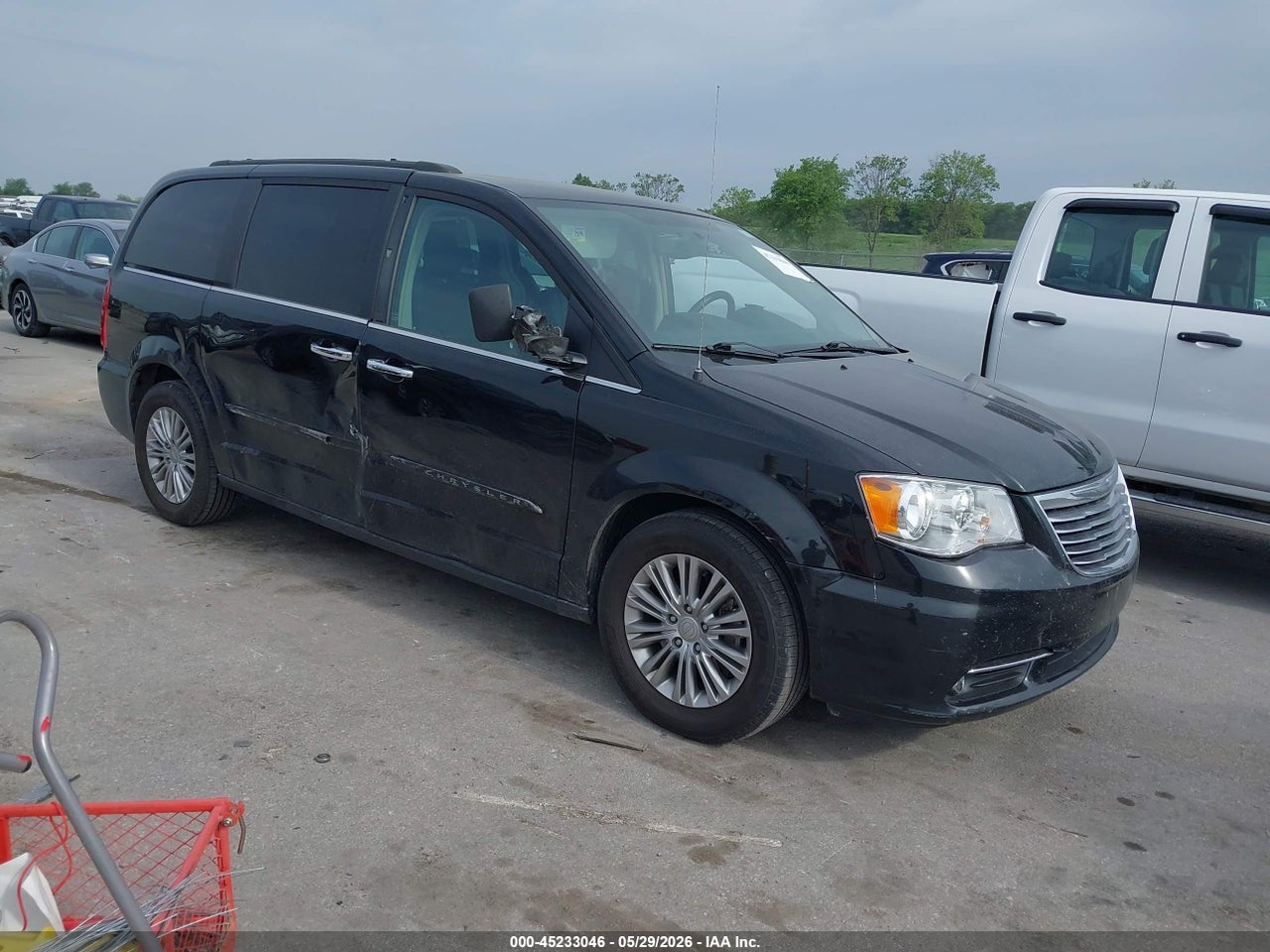 2C4RC1CG6GR****** · 2016 CHRYSLER TOWN &amp; COUNTRY TOURING-L ANNIVERSARY EDITION