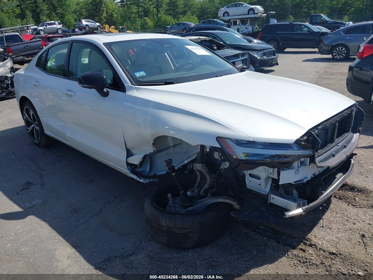 7JRL12TL0RG****** · 2024 VOLVO S60 B5 PLUS DARK THEME
