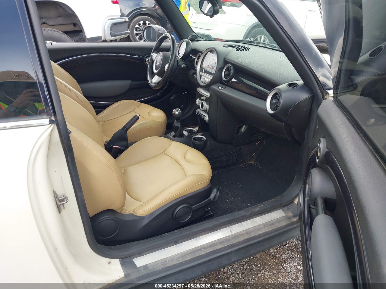 2010 MINI COOPER S · 5/11