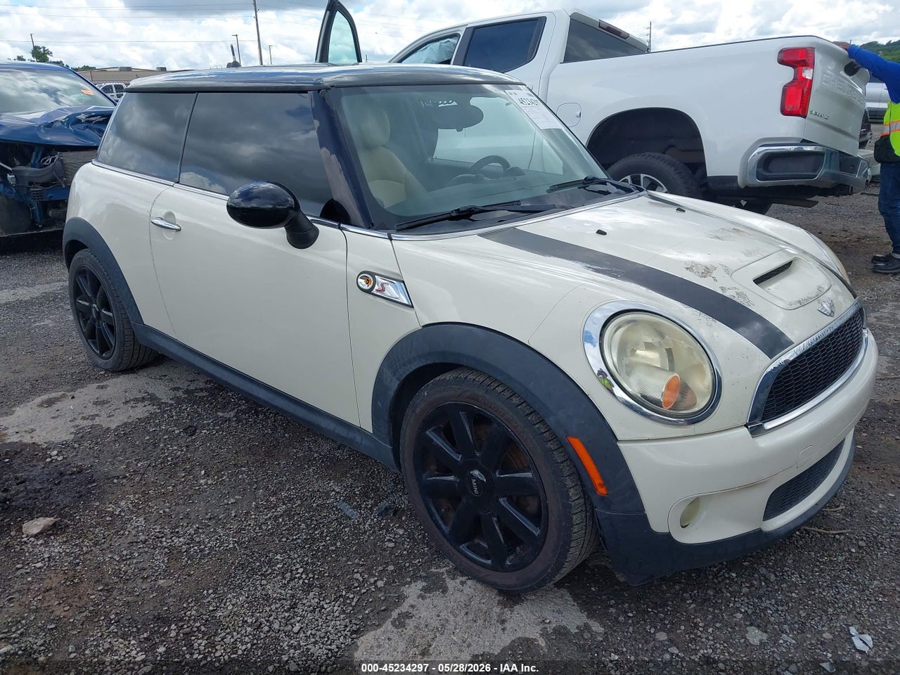 WMWMF7C53AT****** · 2010 MINI COOPER S