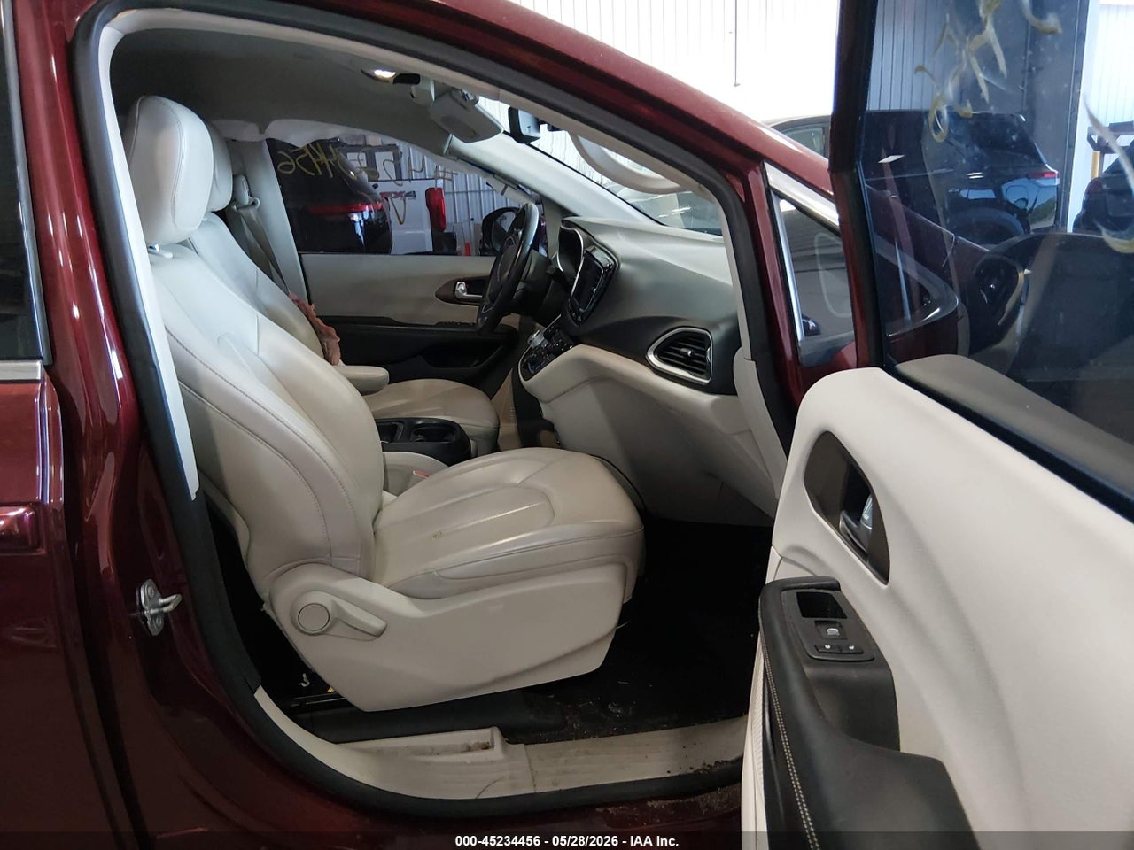 2021 CHRYSLER VOYAGER LXI · 5/11