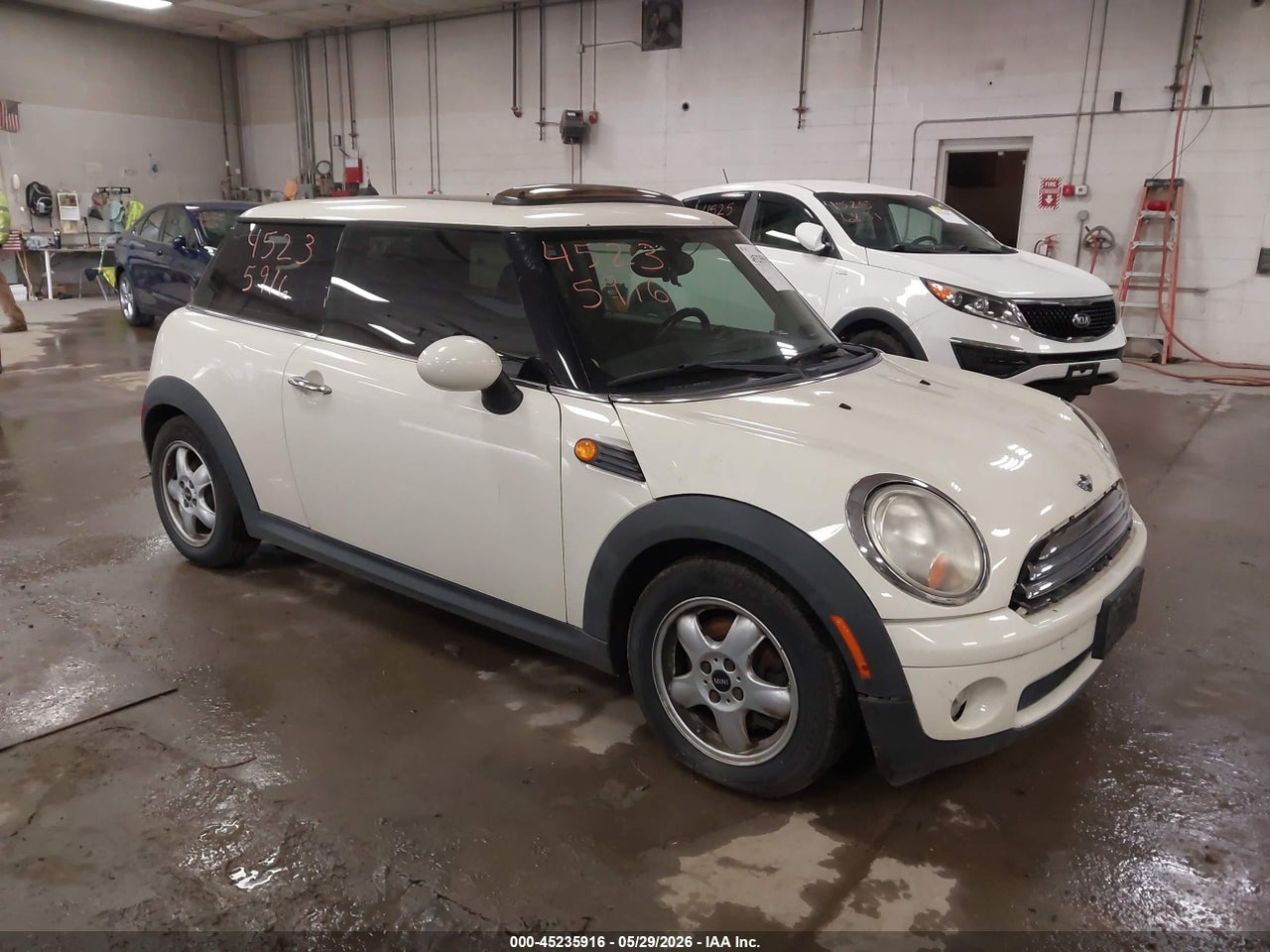 WMWMF3C5XAT****** · 2010 MINI COOPER