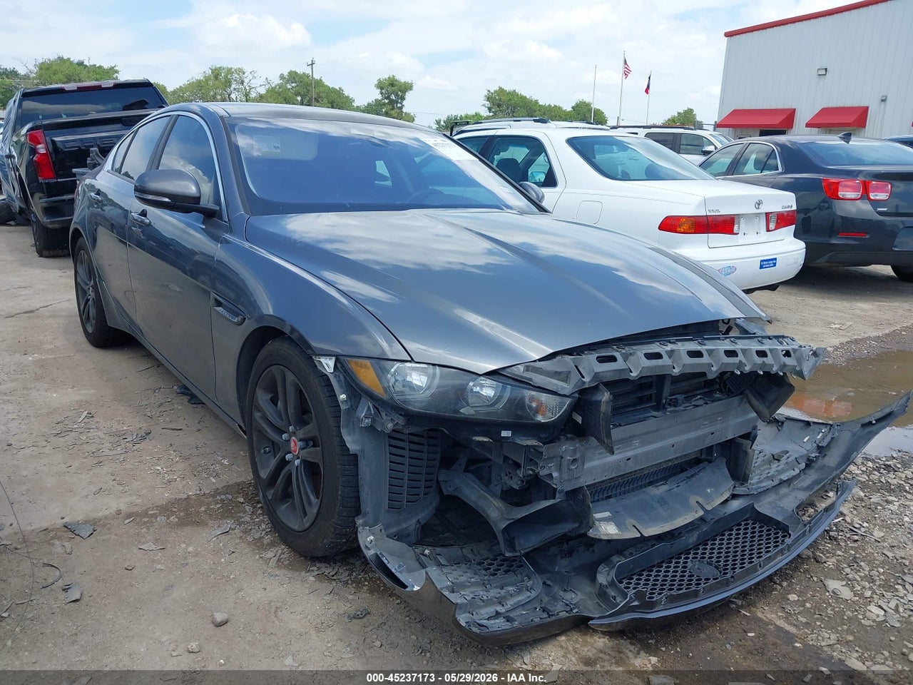 SAJAD4BVXHA****** · 2017 JAGUAR XE 35T PREMIUM
