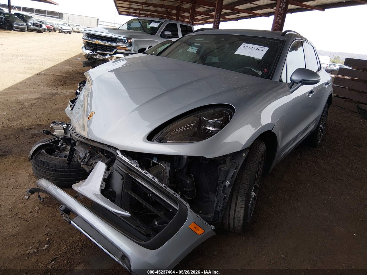 2025 PORSCHE MACAN T · 2/11
